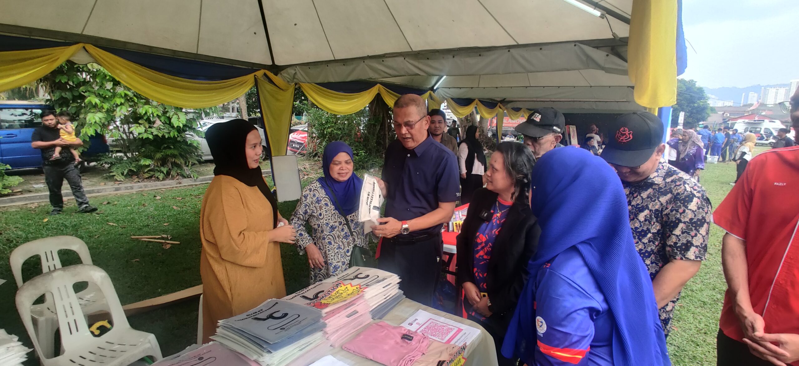 KARNIVAL RAKYAT PRIHATIN MERIAH BERJAYA RAIH KEHADIRAN MASYARAKAT SETEMPAT