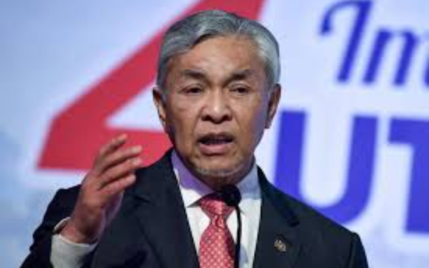 MEMBINA JAMBATAN EKONOMI MALAYSIA-UK MENERUSI FRANCAIS & PELANCONGAN