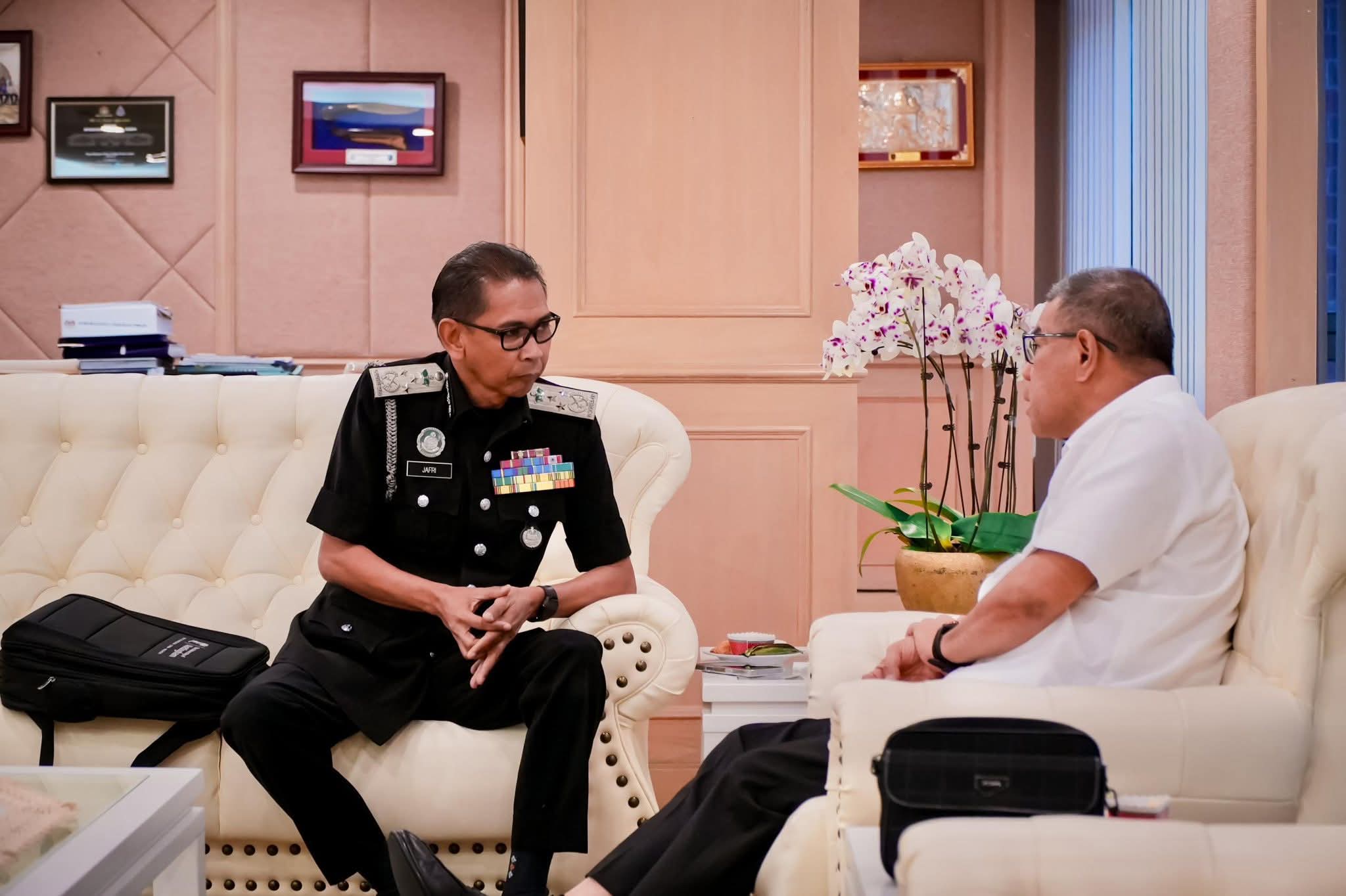 Kunjungan hormat persaraan Timbalan Ketua Pengarah Operasi Imigresen